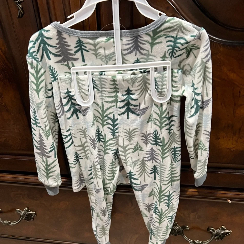 Kids Tree Pattern Pajama Set - Picture 2 of 3